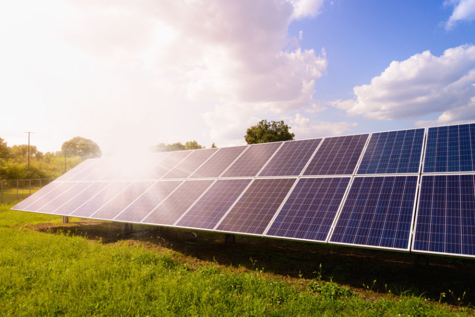 Are Rooftop Solar Systems Better Than Ground-mounted Systems for Edison Homes
